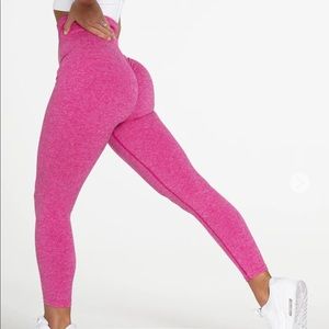 NVGTN SCRUNCH SEAMLESS LEGGINGS
